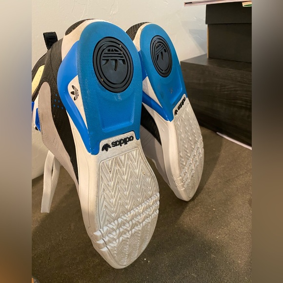 MENS ADIDAS SZ 10 - Picture 3 of 4